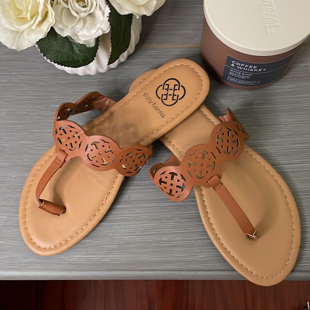 Daisy Fuentes Women’s Sandals - Size 6 1/2, Brown